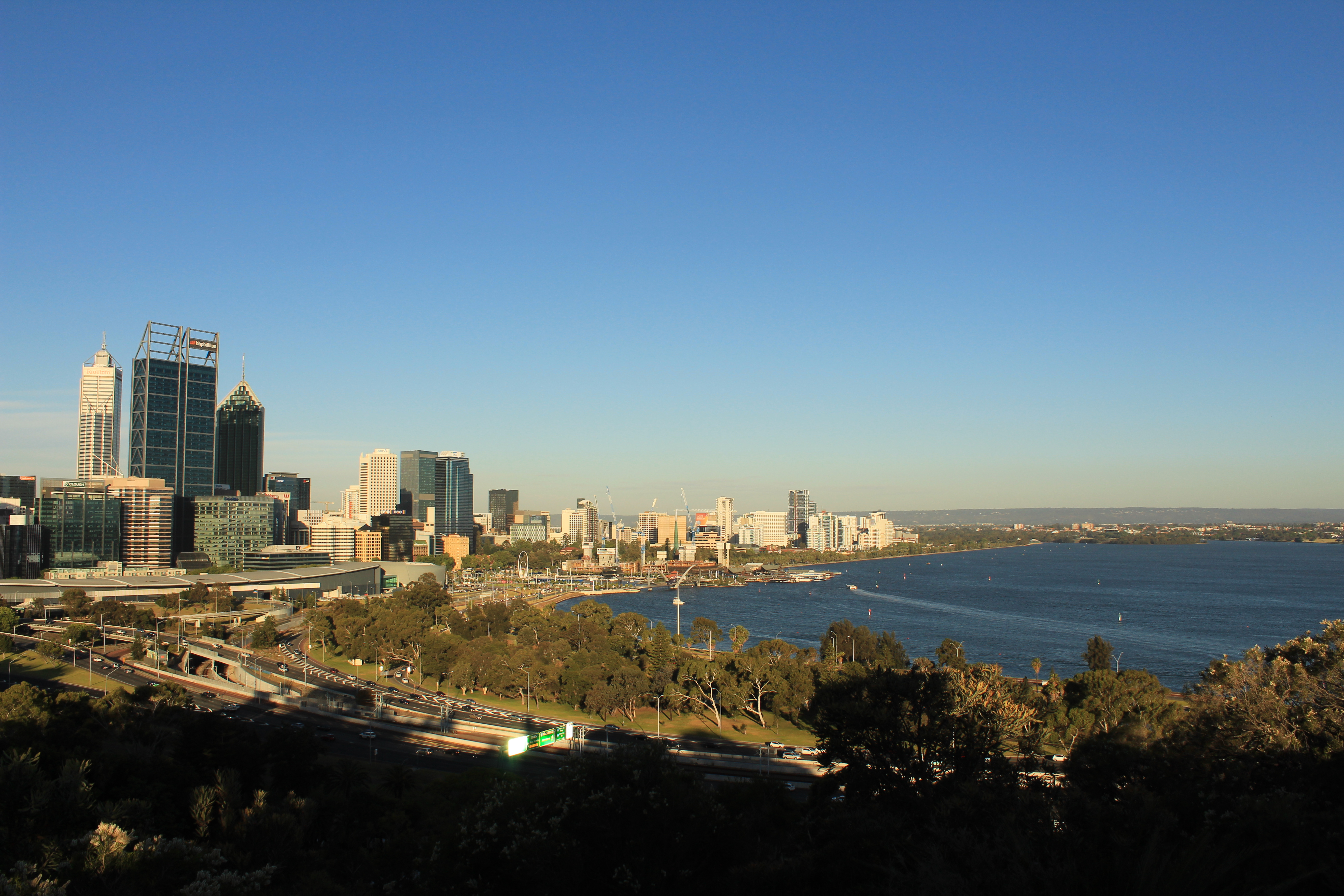 Best things to do in Perth - one day itinerary. King's Park views of Perth