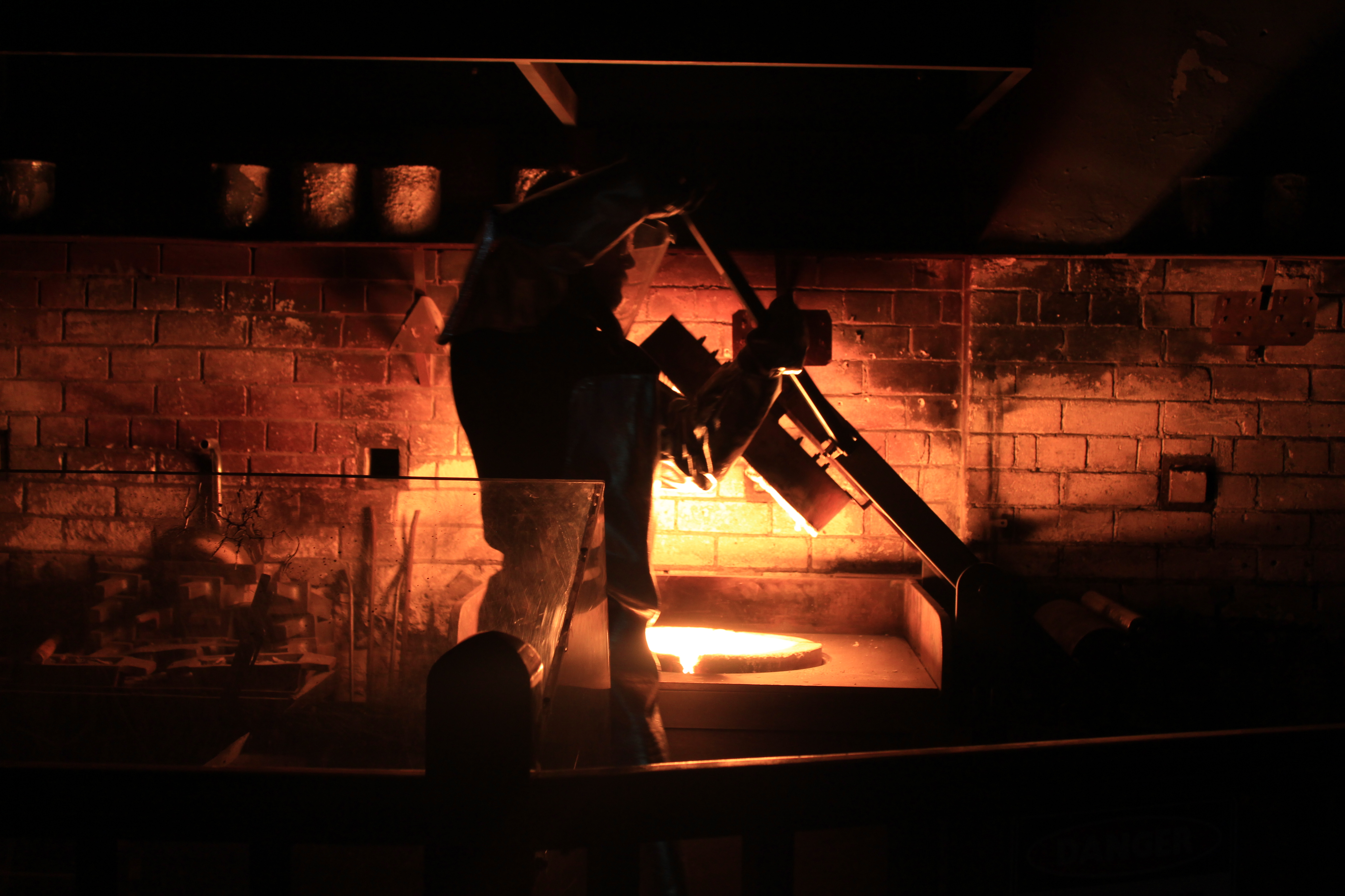 Best things to do in Perth - one day itinerary. Visit Perth Mint to see a traditional gold pour