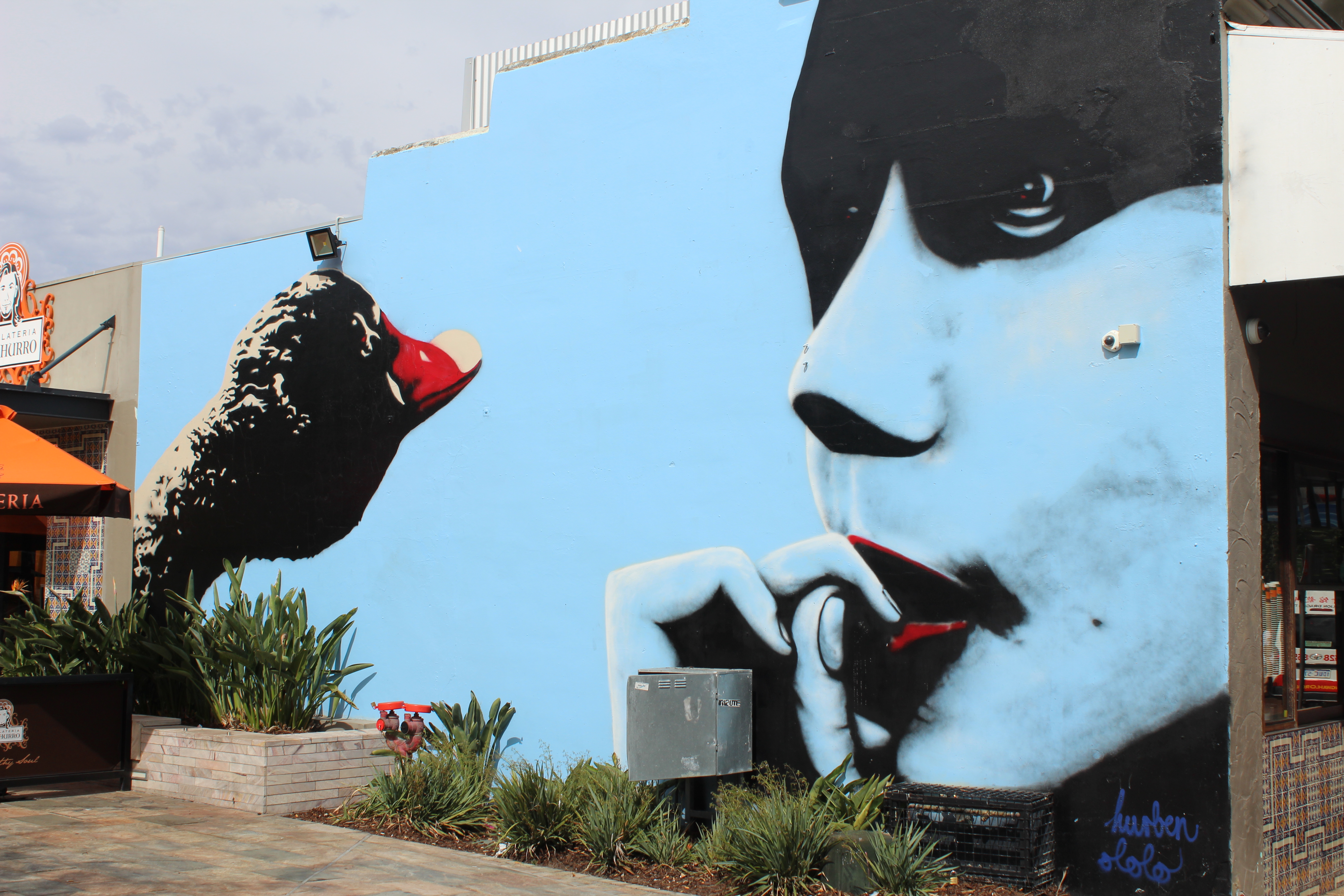 Best things to do in Perth - one day itinerary. Explore the street and find street art murals