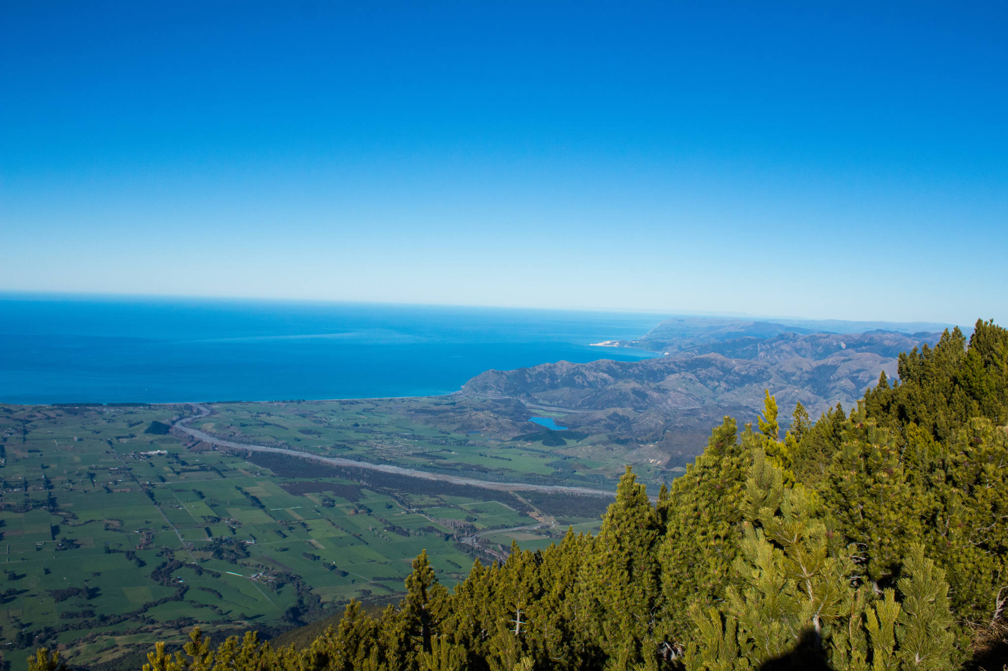 coastline of kaikoura and mountains